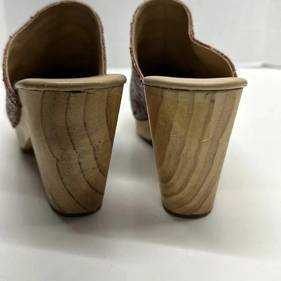 Free People Hillary Clog Leather Wooden Heeled Mule Shoes High Heels Size 40 10 - Picture 4 of 12